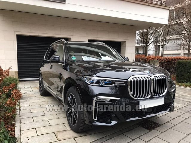 Rental BMW X7 40d XDrive 5+2 seats in Brussels Airport