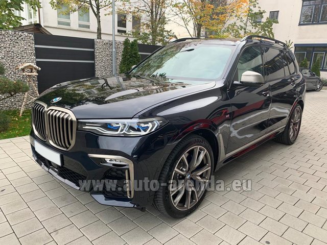 Rental BMW X7 M50d in Brussels Airport